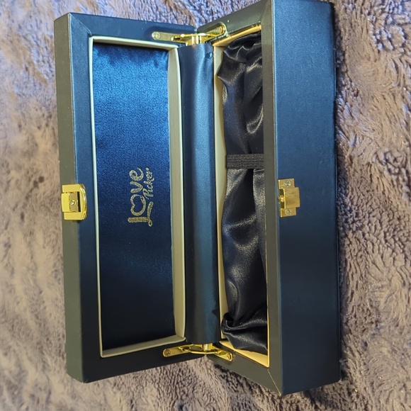 Red rose 🌹 dipped in 24K gold - Picture 5 of 11